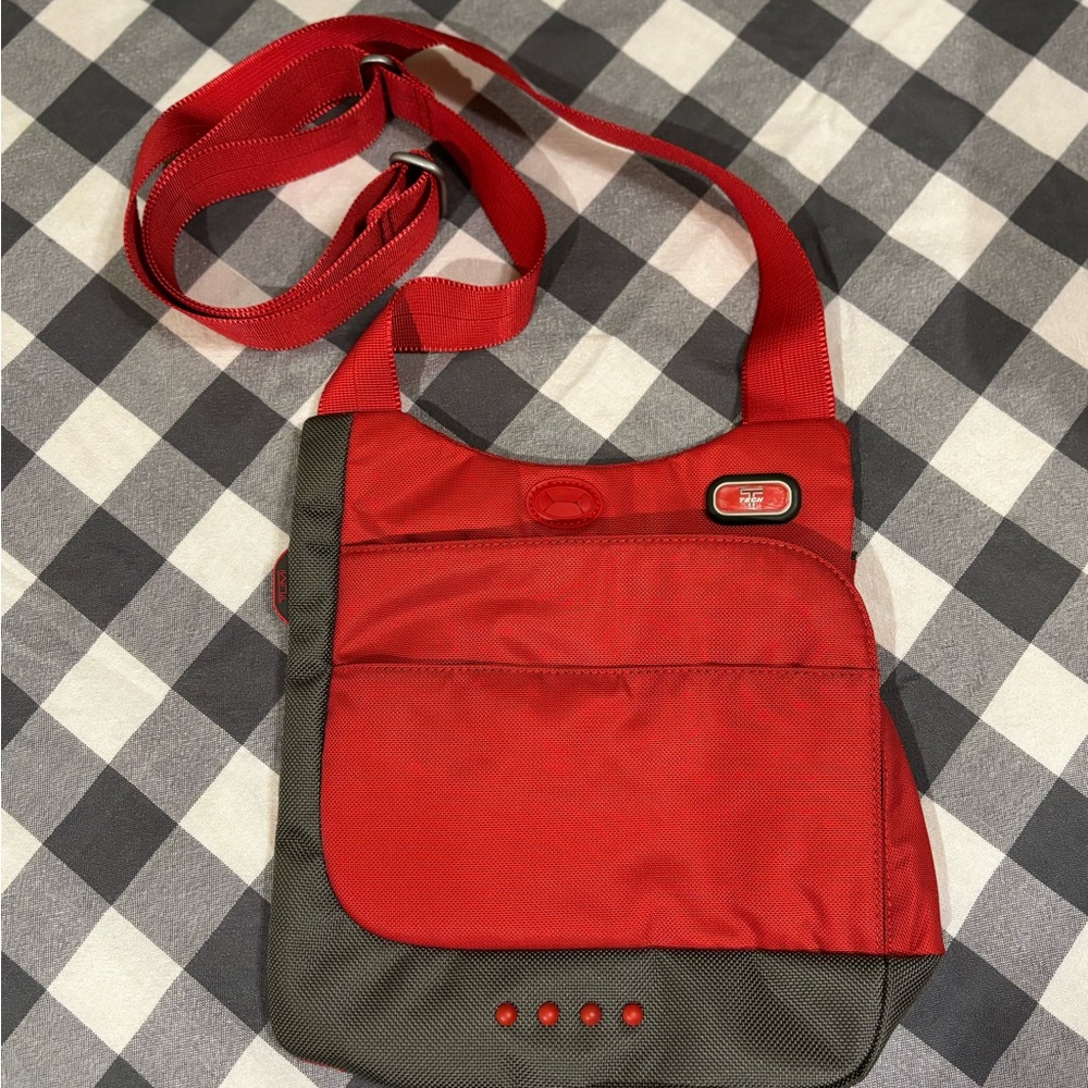Tumi T-Tech Crossbody Messenger ~ LIKE NEW❤️